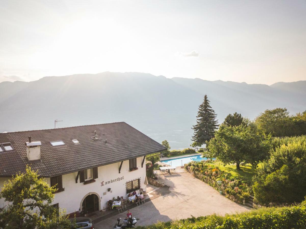 Lamberthof Hotell Montagna Eksteriør bilde